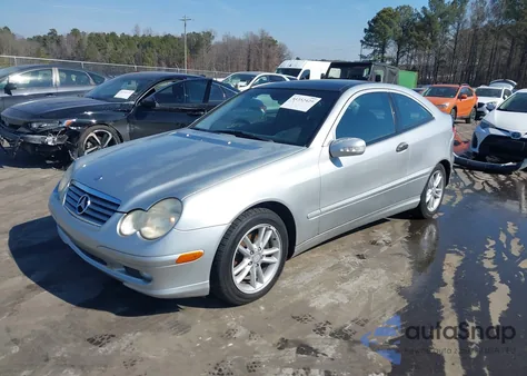 2003 Mercedes-Benz C 320 Sport z USA, uszkodzony, nr VIN WDBRN64J53A484212